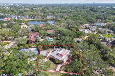 House in Tampa, Florida 3 bedrooms, 273.88 sq.m. № 1751059 - photo 11