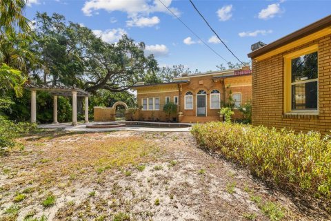 House in Tampa, Florida 3 bedrooms, 273.88 sq.m. № 1751059 - photo 8