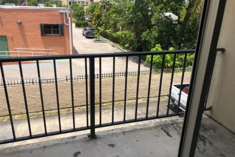 Condominio en alquiler en North Miami, Florida, 1 dormitorio, 70.61 m2 № 1991818 - foto 19