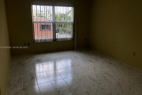 Condominio en alquiler en North Miami, Florida, 1 dormitorio, 70.61 m2 № 1991818 - foto 29