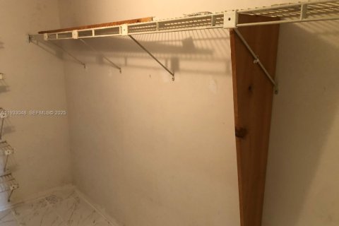 Condominio en alquiler en North Miami, Florida, 1 dormitorio, 70.61 m2 № 1991818 - foto 27