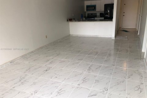 Condominio en alquiler en North Miami, Florida, 1 dormitorio, 70.61 m2 № 1991818 - foto 8