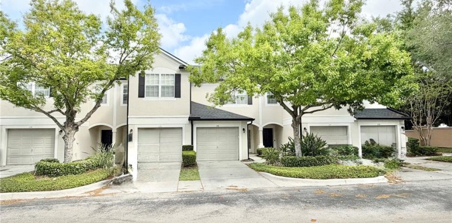 Adosado en Orlando, Florida 2 dormitorios, 143.63 m2 № 2214635