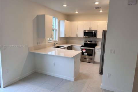 Touwnhouse à louer à Coral Springs, Floride: 3 chambres, 140.1 m2 № 1955428 - photo 9