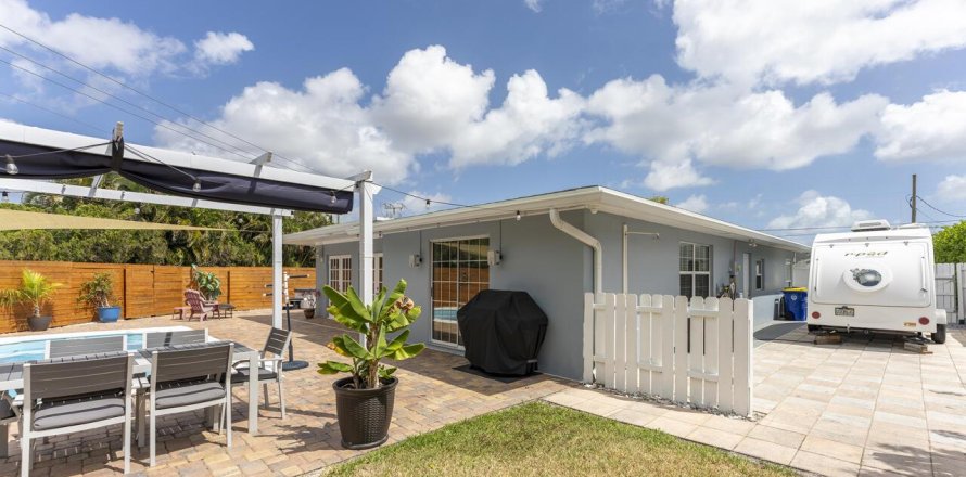Casa en Stuart, Florida 4 dormitorios, 213.68 m2 № 1159832