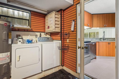 Купить таунхаус в Бойнтон-Бич, Флорида 4 комнаты, 92.53м2, № 2259753 - фото 15