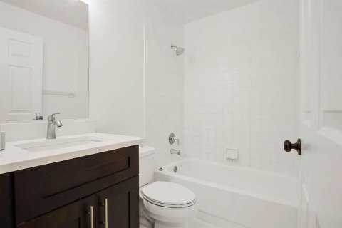 Купить таунхаус в Бойнтон-Бич, Флорида 4 комнаты, 92.53м2, № 2259753 - фото 24
