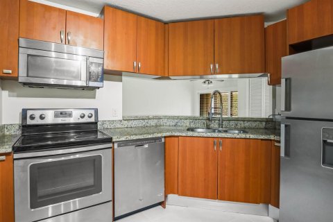Купить таунхаус в Бойнтон-Бич, Флорида 4 комнаты, 92.53м2, № 2259753 - фото 11