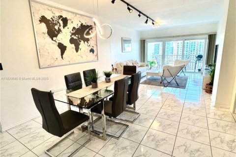 Condo in Sunny Isles Beach, Florida, 1 bedroom  № 1809538 - photo 4