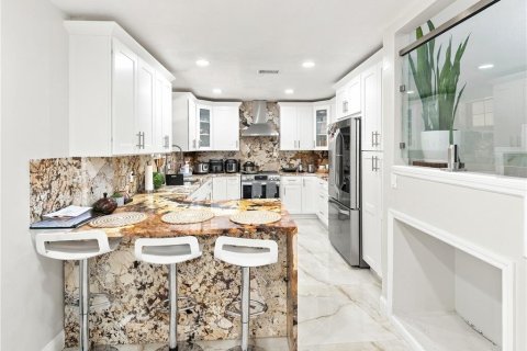 Villa ou maison à vendre à Tampa, Floride: 6 chambres, 139.17 m2 № 2347246 - photo 9
