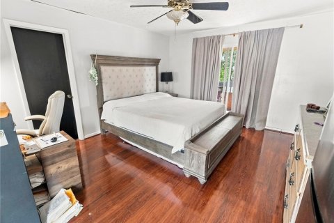 Villa ou maison à vendre à Tampa, Floride: 6 chambres, 139.17 m2 № 2347246 - photo 16
