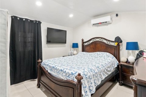 Villa ou maison à vendre à Tampa, Floride: 6 chambres, 139.17 m2 № 2347246 - photo 28