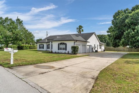 Villa ou maison à vendre à Winter Haven, Floride: 4 chambres, 228.45 m2 № 2385848 - photo 23