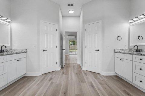 Villa ou maison à vendre à Winter Haven, Floride: 4 chambres, 228.45 m2 № 2385848 - photo 9