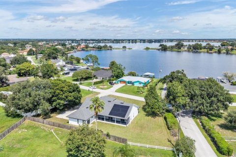 Villa ou maison à vendre à Winter Haven, Floride: 4 chambres, 228.45 m2 № 2385848 - photo 3