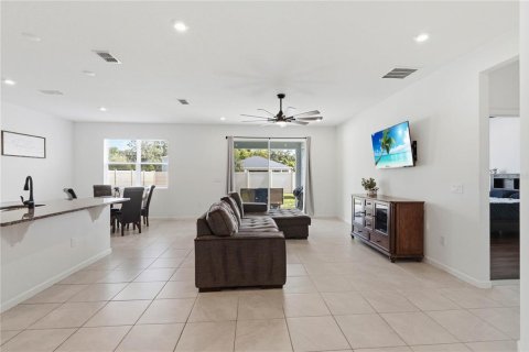 Villa ou maison à vendre à DeLand, Floride: 3 chambres, 175.96 m2 № 2148146 - photo 4