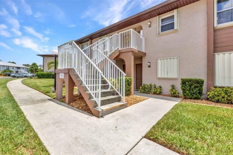 Condo in Punta Gorda, Florida, 2 bedrooms  № 1800379 - photo 2