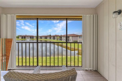 Condo in Punta Gorda, Florida, 2 bedrooms  № 1800379 - photo 16