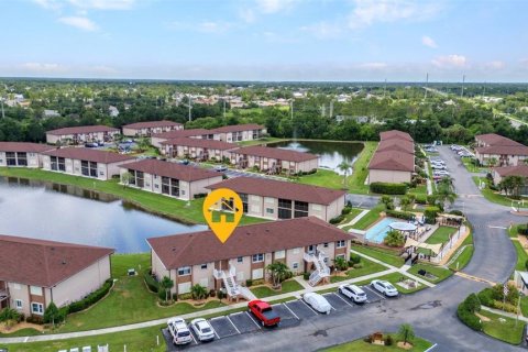 Condo in Punta Gorda, Florida, 2 bedrooms  № 1800379 - photo 1