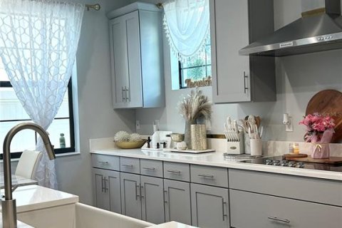 Villa ou maison à vendre à Saint Petersburg, Floride: 5 chambres, 248.33 m2 № 1341995 - photo 7