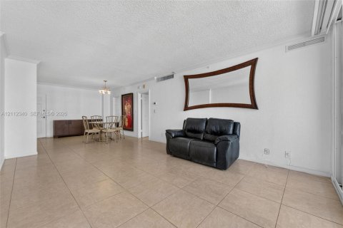 Copropriété à louer à Hollywood, Floride: 1 chambre, 77.57 m2 № 2431395 - photo 13