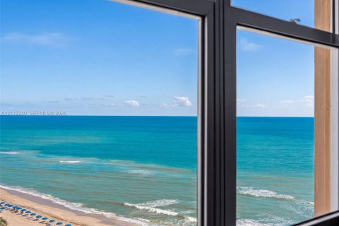 Copropriété à louer à Hollywood, Floride: 1 chambre, 77.57 m2 № 2431395 - photo 18