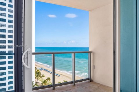 Copropriété à louer à Hollywood, Floride: 1 chambre, 77.57 m2 № 2431395 - photo 20