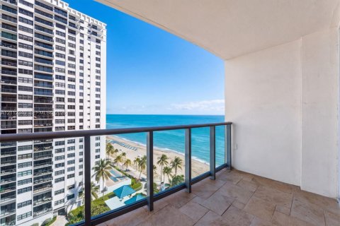 Copropriété à louer à Hollywood, Floride: 1 chambre, 77.57 m2 № 2431395 - photo 19