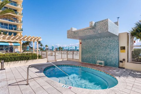 Copropriété à louer à Hollywood, Floride: 1 chambre, 77.57 m2 № 2431395 - photo 28