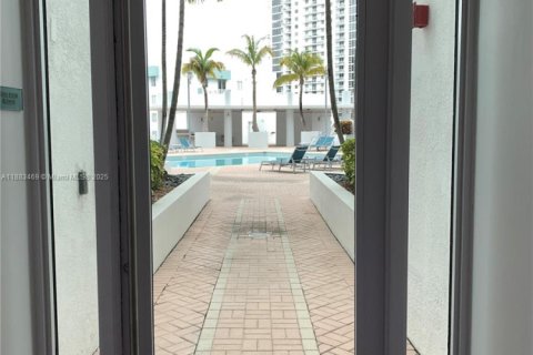 Copropriété à vendre à Miami, Floride: 2 chambres, 94.76 m2 № 1929927 - photo 30