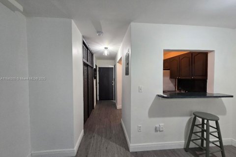 Copropriété à louer à Miami Beach, Floride: 34.37 m2 № 1842935 - photo 6