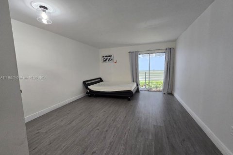Copropriété à louer à Miami Beach, Floride: 34.37 m2 № 1842935 - photo 3