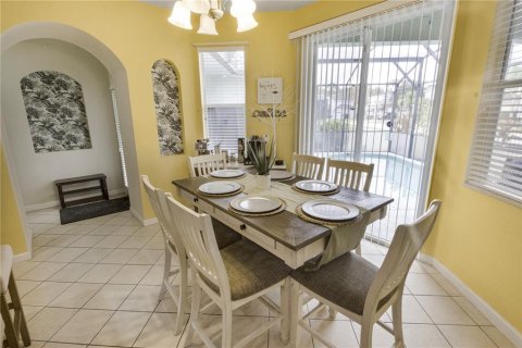 Villa ou maison à vendre à Kissimmee, Floride: 4 chambres, 206.8 m2 № 2418408 - photo 10