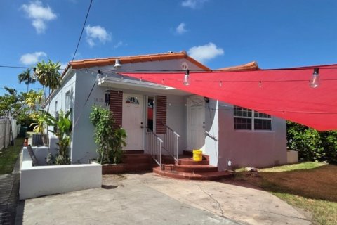 Immobilier commercial à louer à Miami, Floride: 32.52 m2 № 1940274 - photo 1