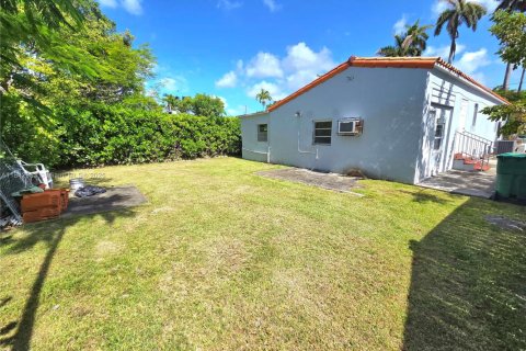 Immobilier commercial à louer à Miami, Floride: 32.52 m2 № 1940274 - photo 9