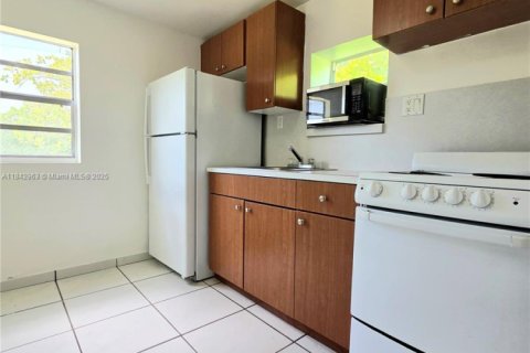 Immobilier commercial à louer à Miami, Floride: 32.52 m2 № 1940274 - photo 3