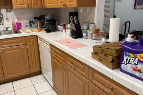 Condominio en venta en Hialeah, Florida, 3 dormitorios, 117.06 m2 № 1857058 - foto 6