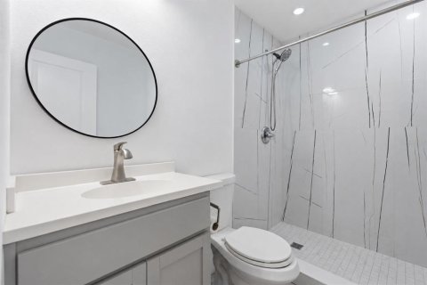 Villa ou maison à vendre à Tampa, Floride: 6 chambres, 181.62 m2 № 2349187 - photo 20