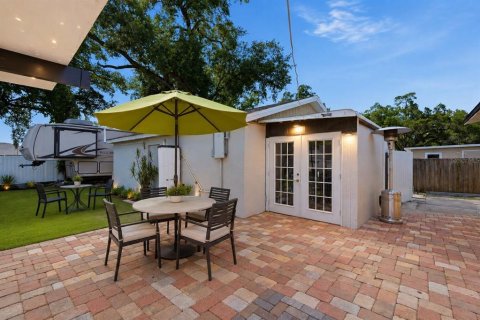 Villa ou maison à vendre à Tampa, Floride: 6 chambres, 181.62 m2 № 2349187 - photo 12