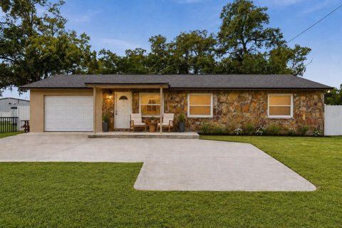 Villa ou maison à vendre à Tampa, Floride: 6 chambres, 181.62 m2 № 2349187 - photo 2