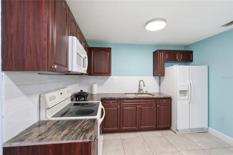 Villa ou maison à vendre à Tampa, Floride: 6 chambres, 181.62 m2 № 2349187 - photo 25