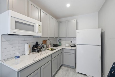 Villa ou maison à vendre à Tampa, Floride: 6 chambres, 181.62 m2 № 2349187 - photo 18
