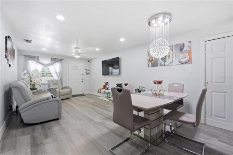 Villa ou maison à vendre à Tampa, Floride: 6 chambres, 181.62 m2 № 2349187 - photo 5