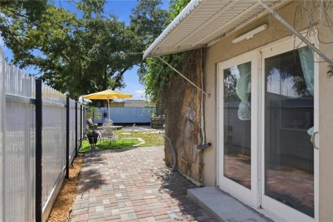 Villa ou maison à vendre à Tampa, Floride: 6 chambres, 181.62 m2 № 2349187 - photo 15