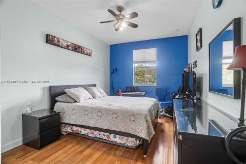 Townhouse in Miami, Florida 4 bedrooms, 184.41 sq.m. № 1874818 - photo 23