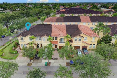 Townhouse in Miami, Florida 4 bedrooms, 184.41 sq.m. № 1874818 - photo 27