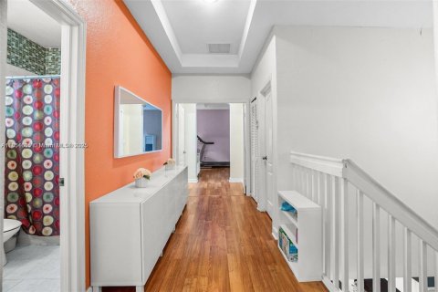 Townhouse in Miami, Florida 4 bedrooms, 184.41 sq.m. № 1874818 - photo 17
