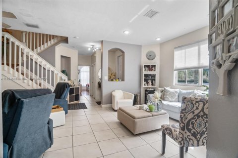 Townhouse in Miami, Florida 4 bedrooms, 184.41 sq.m. № 1874818 - photo 8