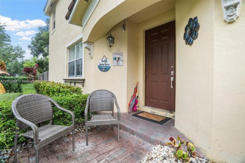 Townhouse in Miami, Florida 4 bedrooms, 184.41 sq.m. № 1874818 - photo 3