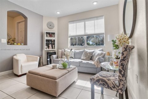 Townhouse in Miami, Florida 4 bedrooms, 184.41 sq.m. № 1874818 - photo 6